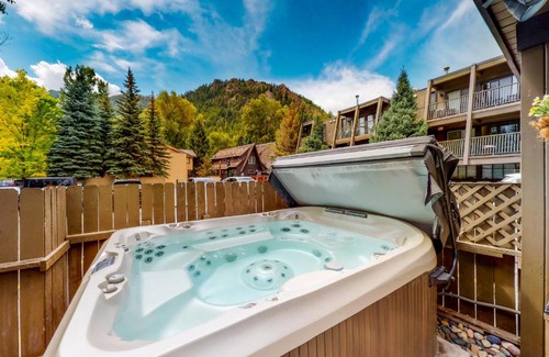 West End Casa | Aspen Mountain Lodge 401