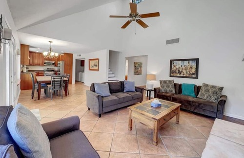 Flagstaff Cabina | Recientemente remodelado, 4 dormitorios, bañera de hidromasaje privada, tiene capacidad para 10
