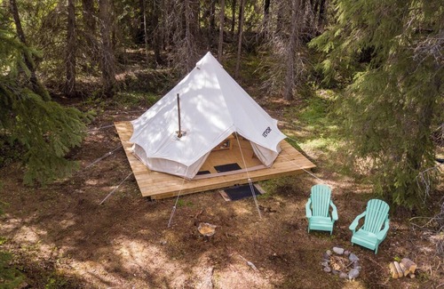 Regional District of Bulkley-Nechako Alquiler De RV | Aspen | Riverfront Bell Tent