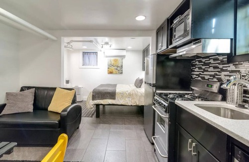 Central Business District Apartamento | Perfecto, nuevo adorable micro aparte! (Sótano)