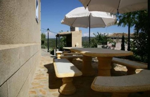 Asque Apartamento | casa con piscina, jardin, jacuzzi en Sierra de Guara, cerca del Pirineo Aragones