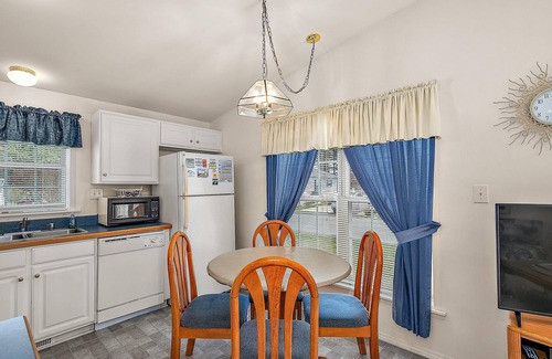 Assateague Pointe Casa | Assateague Pointe 2 br/1 ba 2 outdoor pools -in WOC.