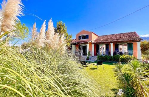 Acharavi Apartamento | Asteraki Beach House by DadoVillas
