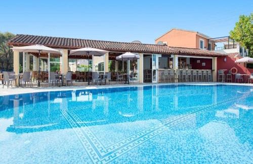 Acharavi Apartamento | Asteraki Poolside Apartment by DadoVillas