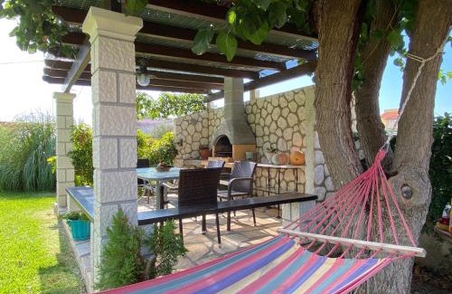Acharavi Apartamento | Asteraki Poolside Apartment by DadoVillas