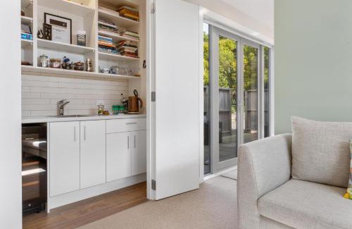 Kapiti Coast Cama Y Desayuno | Aston Road Villa Bed & Breakfast