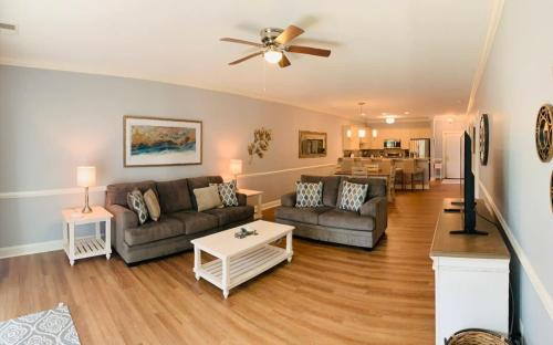 Central Myrtle Beach Casa | Astonishing view great condo at Myrtlewood Villas