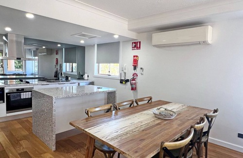 South West Rocks Apartamento | Astor Apartment 1. High end, three bedroom apartment with water views
