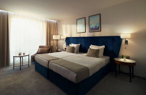 Saints Constantine and Helena Hotel | Astor Garden Hotel