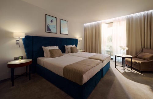 Saints Constantine and Helena Hotel | Astor Garden Hotel