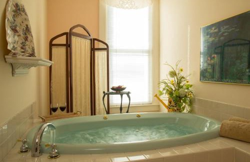Green Bay Cama Y Desayuno | Astor House