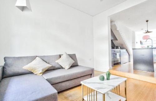 Surry Hills Casa | Astounding 3 Bedroom House Surry Hills 2 E-Bikes Included