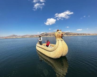 Puno Cabina | ASTURC - Lago titicaca uros
