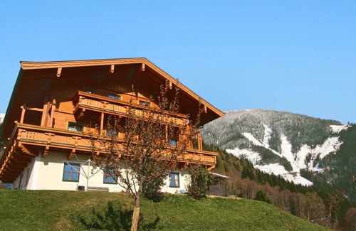 Bruck an der Grossglocknerstrasse Villa | Maravillosa casa de vacaciones para 5 personas con WIFI, TV, balcón y aparcamiento