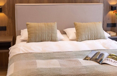 Bruck an der Grossglocknerstrasse Apartamento | Nice apartment for 4 people with WIFI, TV, terrace, pets allowed and parking