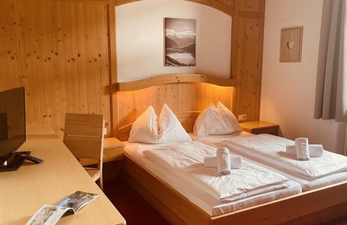 Bruck an der Grossglocknerstrasse Hotel | Hotel Gasthof Post
