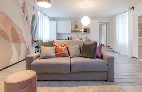 Como Casa | At Home-Como Lake