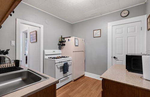 Prospect Park Apartamento | At Home Feel Apt Close to University and Tram Stop, Garage and Patio incl