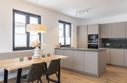 Sankt Martin am Tennengebirge Apartamento | Superior & Infinity Pool by Interhome
