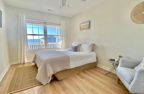 Long Beach Casa | At the Beach by Oak Island Accommodations