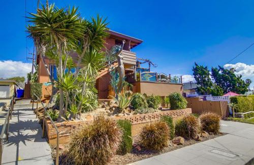 North Pacific Beach Casa | At The Beach