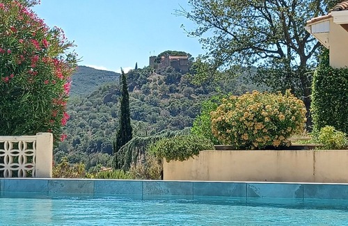Corbere Casa | EN EL CHATEAU D'O LE CHATELET