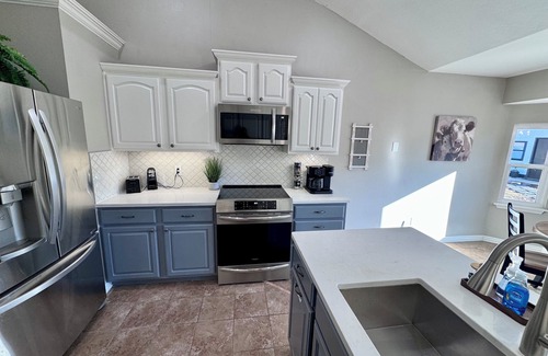Lowell Casa | At the Heart of NWA, Detached Game room, L2 Charging, Bonus amenities and more!