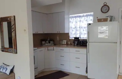 Hillsboro Beach Apartamento | At the Ocean - Apartment with Large Deck - #202