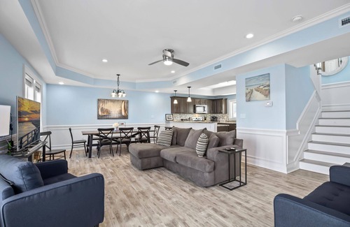 Chincoteague Casa | At the Water's Edge - is there anywhere you'd rather be?!