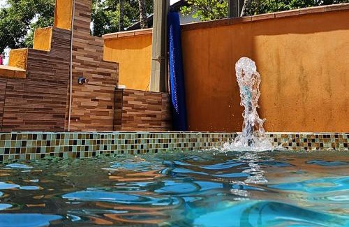 Pontal do Parana Casa | ATAMI STAY Casa em Condomínio com Piscina Aquecida a 1 Quadra do Mar