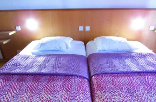 Almodovar e Graca dos Padroes Casa | ATCamões