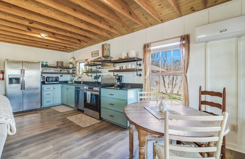 Atchafalaya Cabaña | Atchafalaya River Cabin Sleeps 7