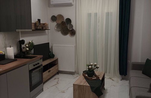 Thessaloniki City Centre Apartamento | Atelier Deluxe Apt Must