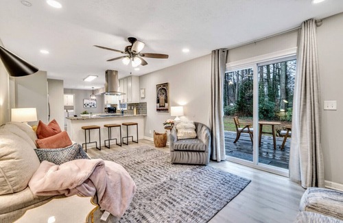 Lilburn Casa | ATH - 3BR - Sleeps 8 - Pet Friendly - Ranch (john)