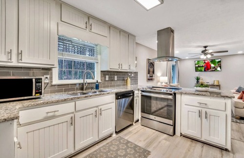 Lilburn Casa | ATH - 3BR - Sleeps 8 - Pet Friendly - Ranch (john)