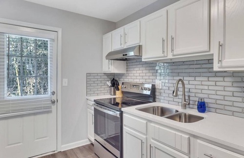 Austell Casa | ATH - Davis Drive · 2BR New! Clean! Stylish! & Pets Welcome