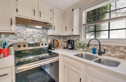 Smyrna Casa | ATH - Smyrna - Sleeps 4 - 2 Beds - Pet friendly - CC3