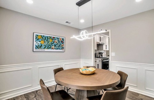 Riverdale Casa | ATH-SupCLN-4BR, MBR w/ Sitting Area, Fenced (CLV)