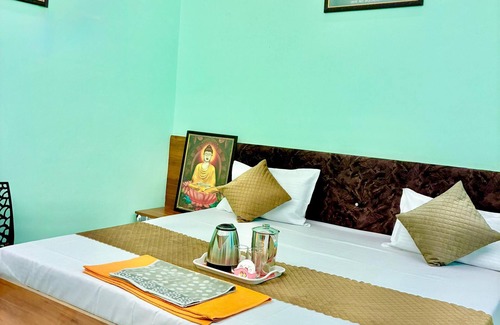 Varanasi Casa | Atharv hotel
