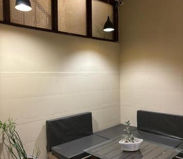 Kalkaji Cama Y Desayuno | Atharva's Homestay- Nehru Enclave Metro