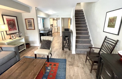 Athens Condominio | Athen Condo 1 mile to stadium and downtown!