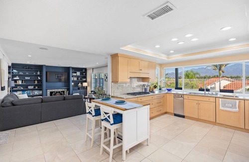 Mission Viejo Casa | Athena Aquatic Retreat at Lake Mission Viejo - newly listed large pool home