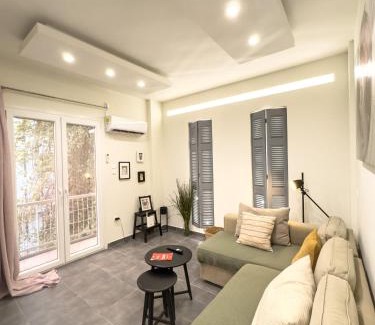 Pangrati Apartamento | Athenian Hideaway - Spa Tub and Walk to Metro