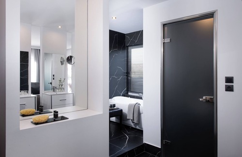 Vouliagmeni Hotel | Athenian Riviera Hotel & Suites