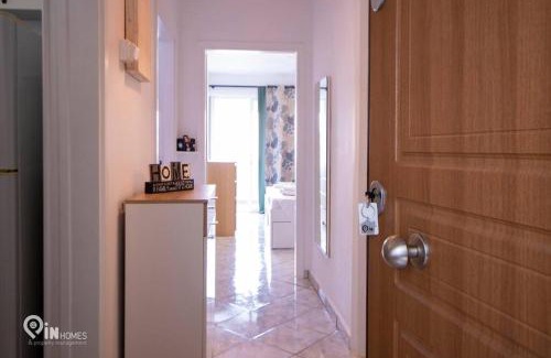 Peristeri Apartamento | Athenian Sky View - next to Metro