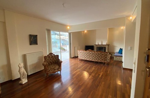 Dafni-Ymittos Apartamento | Athens center vintage maisonete