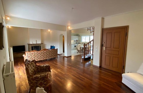 Dafni-Ymittos Apartamento | Athens center vintage maisonete