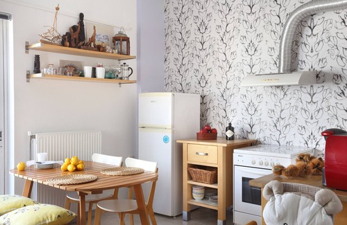 Athens Apartamento | Apartamento privado para familias y niños a estrenar de 100 m2 en Atenas, cerca del metro