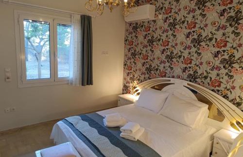 Agia Paraskevi Apartamento | Athens Royal Suite