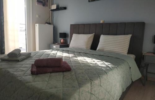 Chaidari Apartamento | Athens view apartment near Metro station Agia Marina
